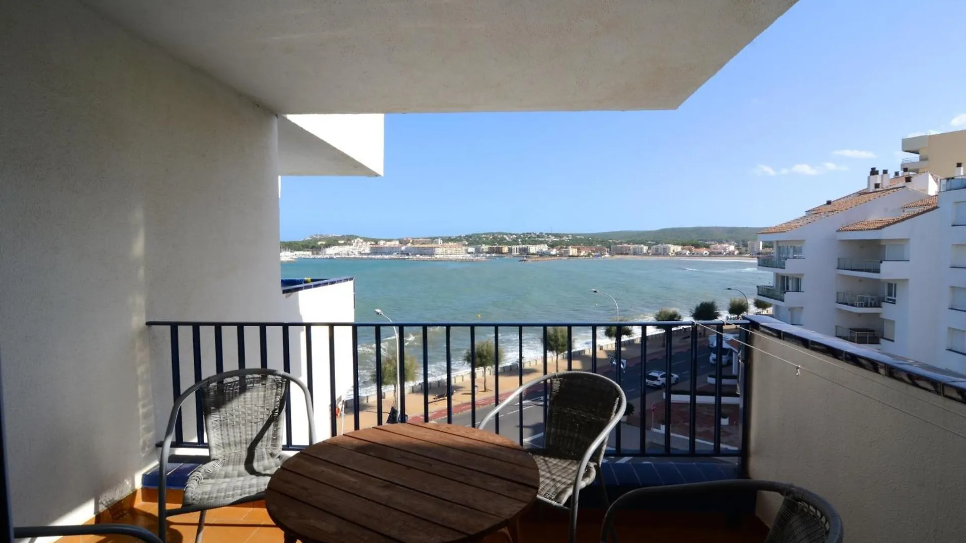 Apartment Passeig Del Mar - Apartamentos Primera Linea Spain
